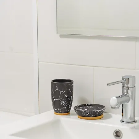 Hogaristic - Elegante Con Piscina Appartamento